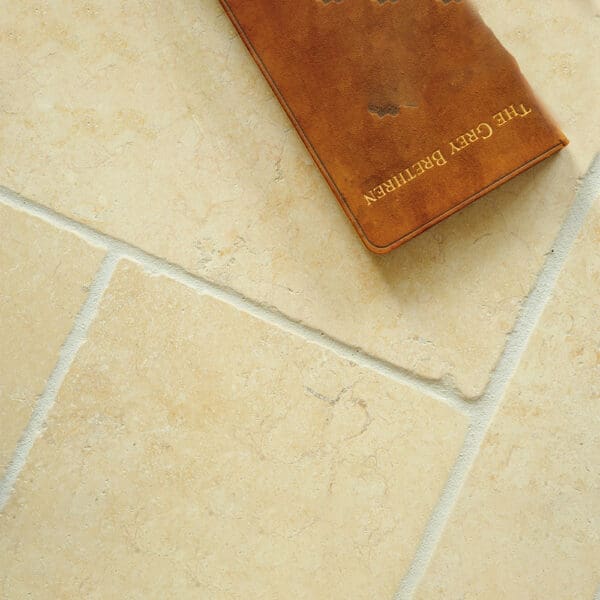 Heritage Crema G Antique