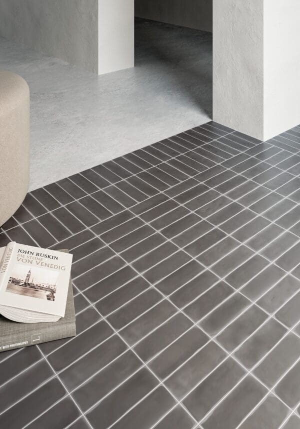 Rebels Nero Tile