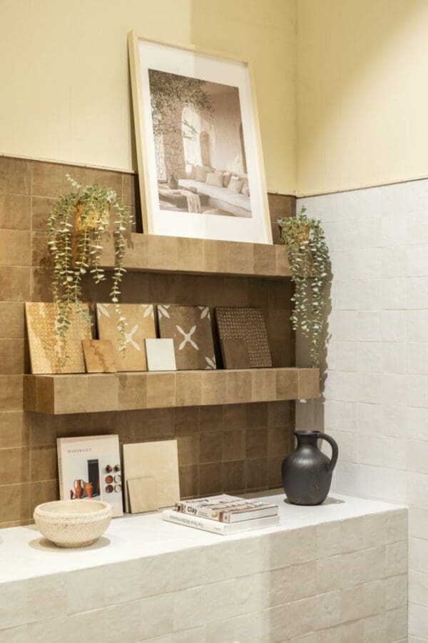 Afra White and Chocolate Tile