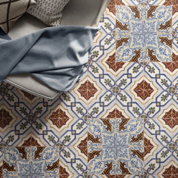 Mar Molo Sant'Antonino and Casa Sant'Elena Tile