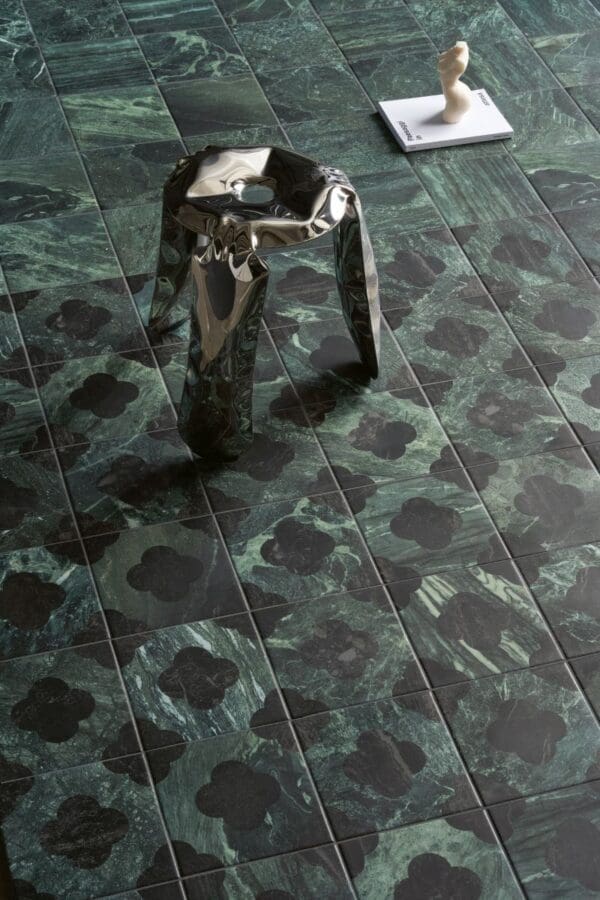 Fargo Green, Flower Green / Black Tile